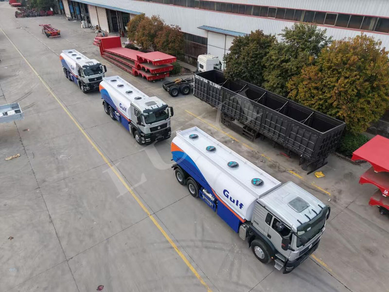 LUYI AUTOTrois camions-citernes de 27 000 litres à 4 bacs ont été envoyés en Arménie le 31 juillet 2025.