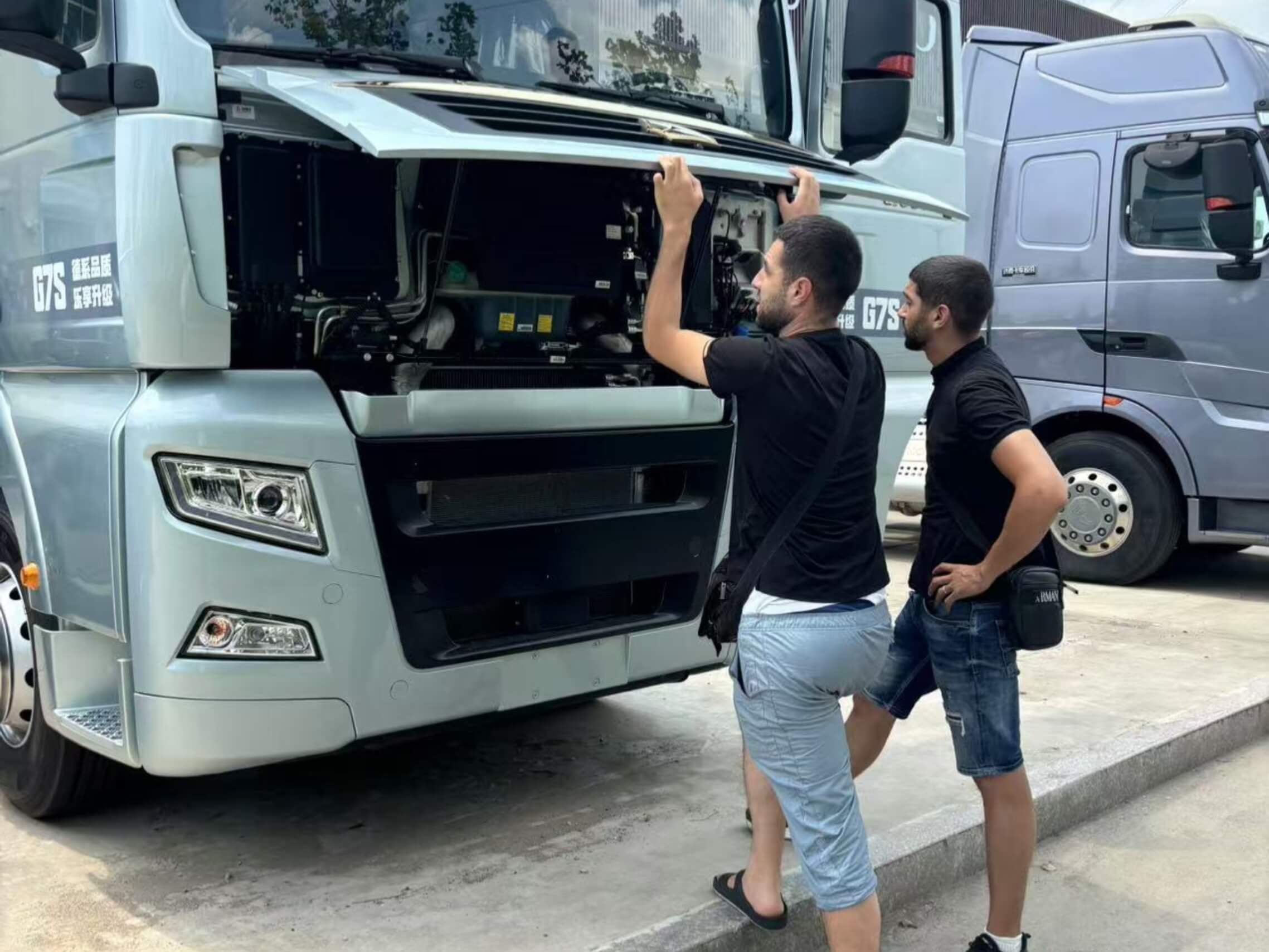 Les clients ouzbeks visitent l'usine de Luyi, ont des échanges approfondis et parviennent à un consensus de coopération