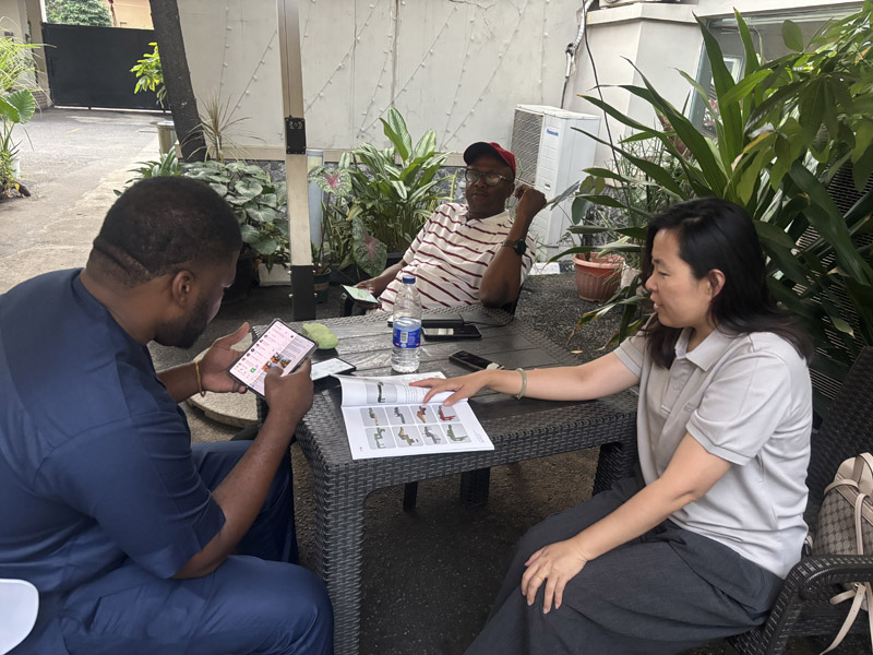 Se concentrer sur les besoins de modernisation de la logistique : LUYI négocie une coopération en matière de semi-remorques avec la délégation nigériane