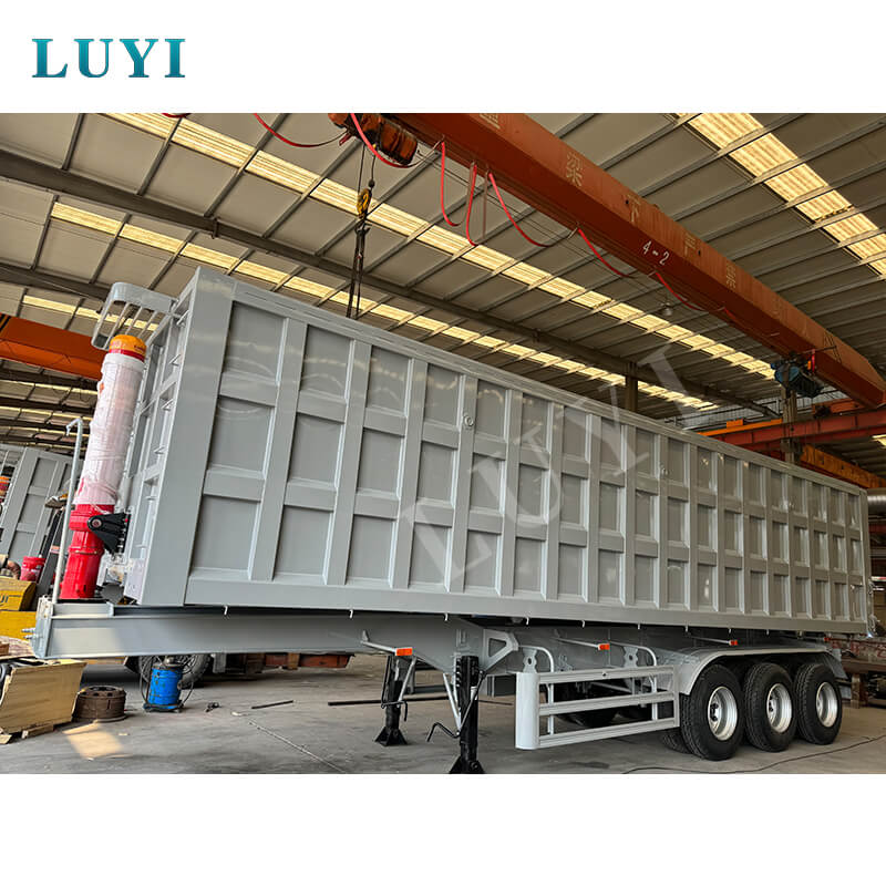 Faciliter la modernisation de la logistique africaine : un lot de semi-remorques bennes à basculement arrière à 3 essieux arrive en Tanzanie