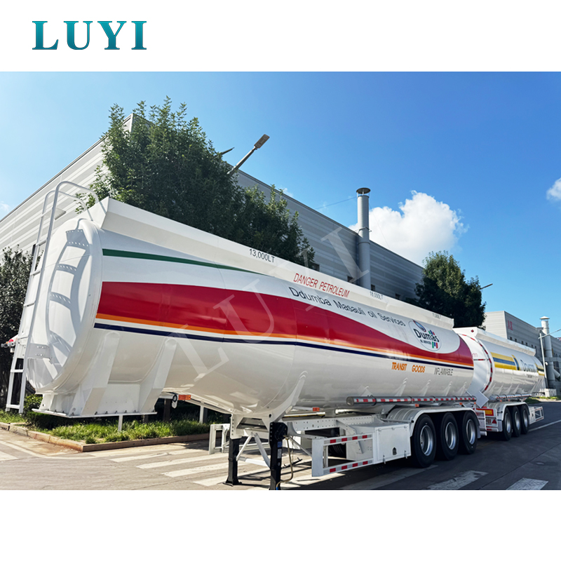 La livraison transfrontalière démontre sa solidité —— Une semi-remorque citerne de pétrole à 3 essieux part pour l'Algérie, permettant la mise à niveau de la logistique locale