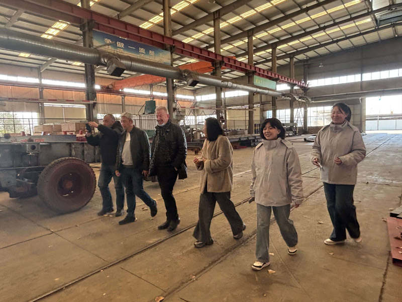 Les clients arméniens visitent Luyi ! Joignez-vous à la main pour ouvrir un nouveau projet pour les marchés étrangers,