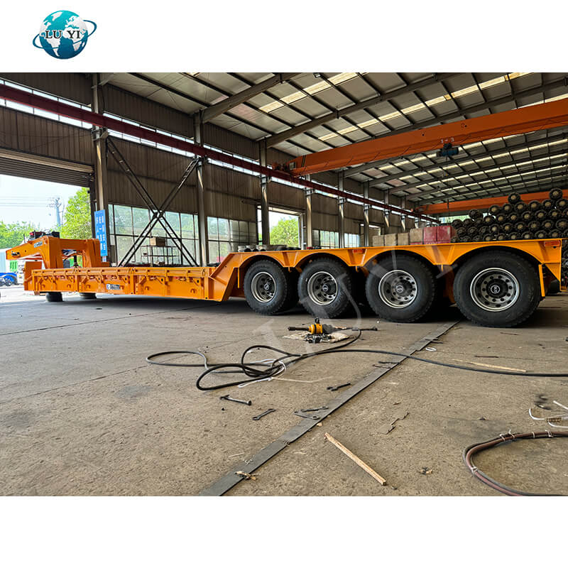 Camion semi-remorque à col de cygne surbaissé à 4 essieux et 100 tonnes Camion semi-remorque à col de cygne surbaissé à 4 essieux et 100 tonnes