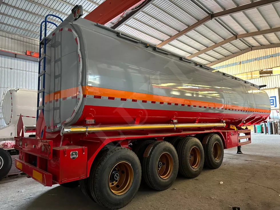 Semi-remorque de pétrolier 50000L