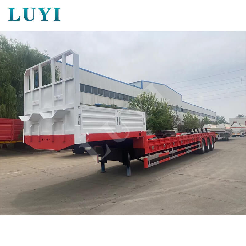 Des commerçants boliviens inspectent le projet de remorque à plateau de 40 pieds de LUYI pour approfondir la coopération internationale