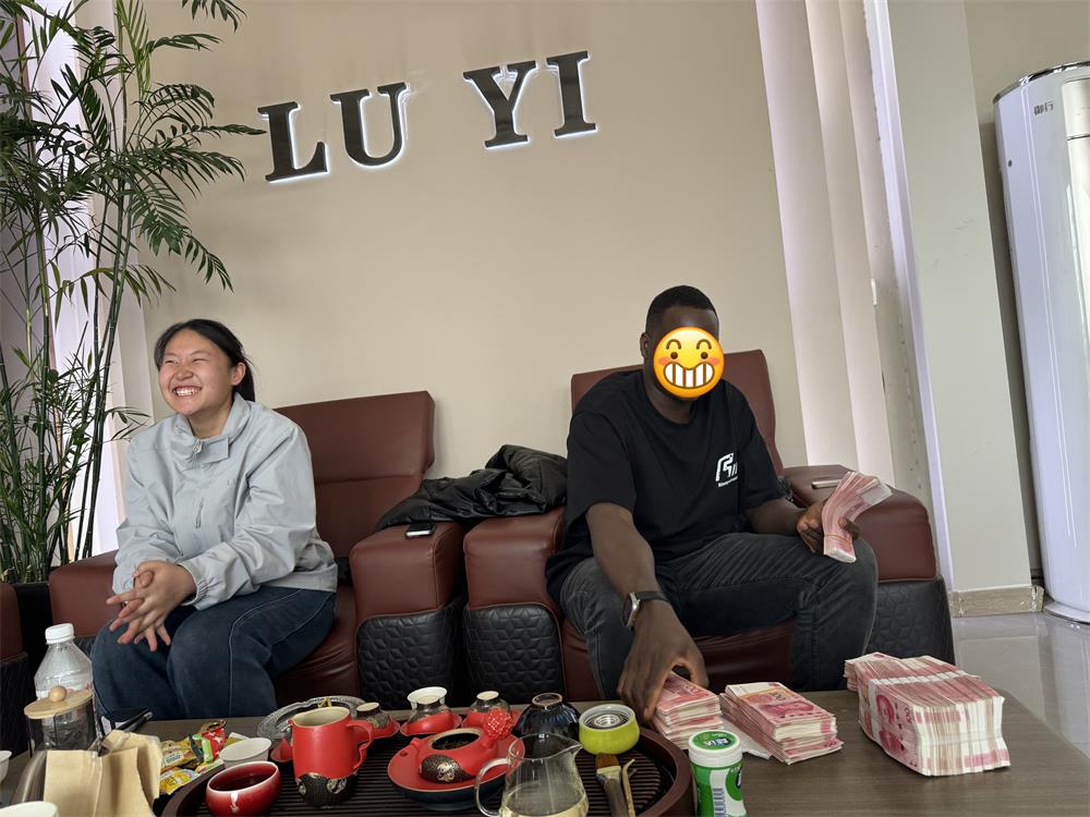 Comment Luyi Auto a aidé un client de la RDC à améliorer le transport de minerai lourd avec des semi-remorques à parois latérales personnalisées