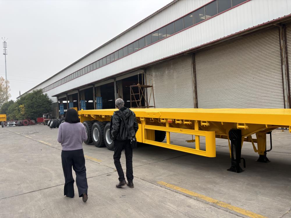 Comment LUYI a aidé un client burundais de logistique à améliorer sa capacité de fret avec 3 remorques à plateau personnalisées Comment LUYI a aidé un client burundais de logistique à améliorer sa capacité de fret avec 3 remorques à plateau personnalisées