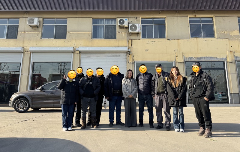 Comment LUYI a aidé un groupe logistique du Kazakhstan à améliorer le transport transfrontalier de marchandises avec 5 remorques à parois latérales personnalisées Comment LUYI a aidé un groupe logistique du Kazakhstan à améliorer le transport transfrontalier de marchandises avec 5 remorques à parois latérales personnalisées