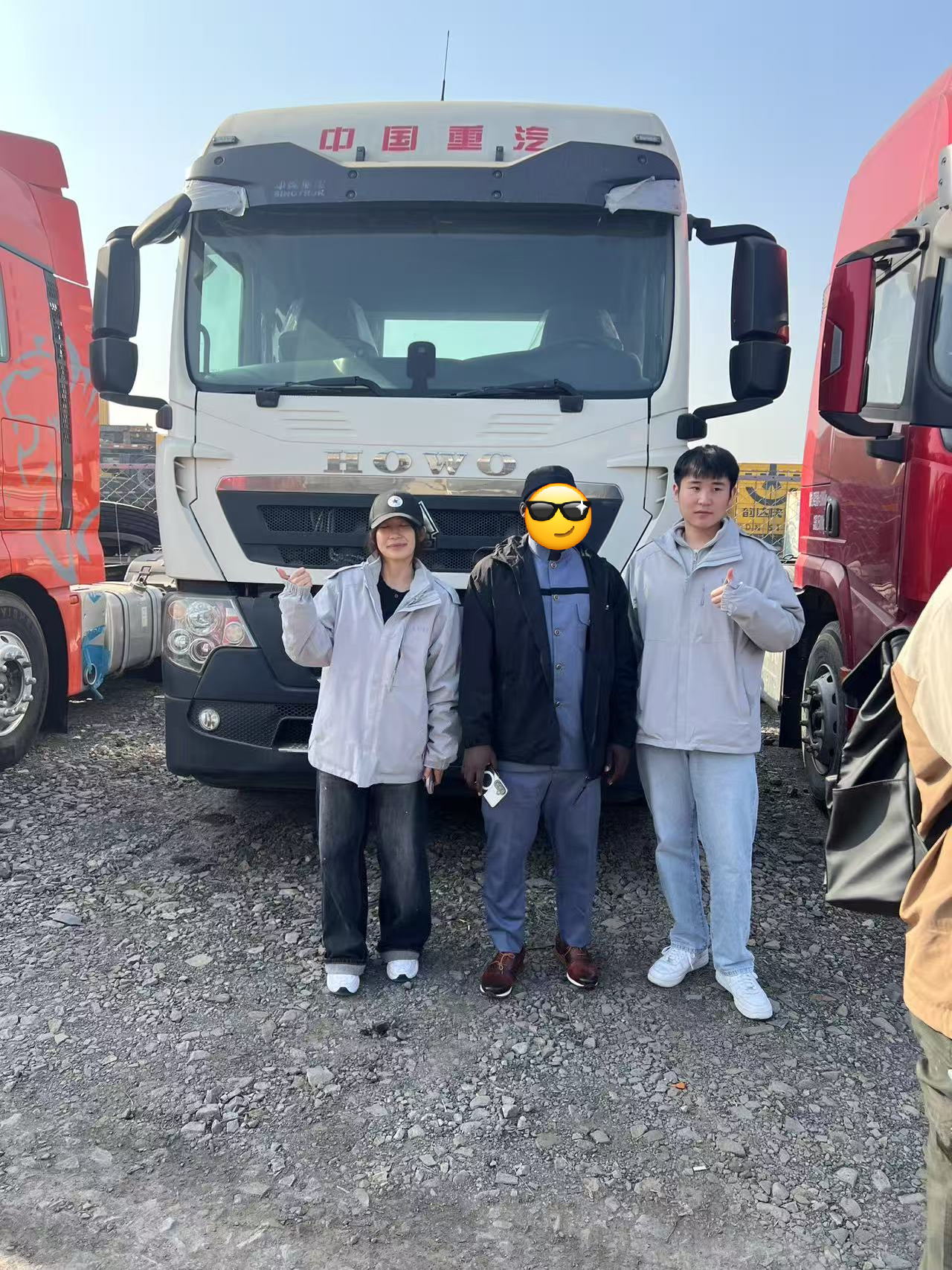 Comment LUYI a aidé un client kenyan à déployer 2 camions lourds HOWO pour l'ingénierie et le transport longue distance