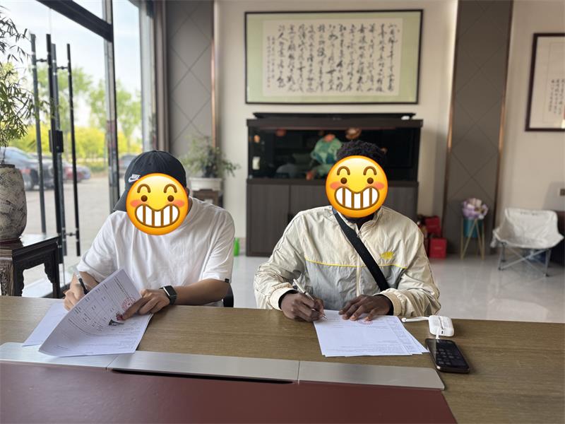 Comment LUYI a remporté une commande de camion-citerne de ciment au Mozambique grâce à l'inspection d'usine et à l'ingénierie personnalisée