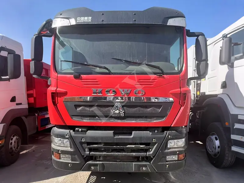 Camion à benne à benne rouge